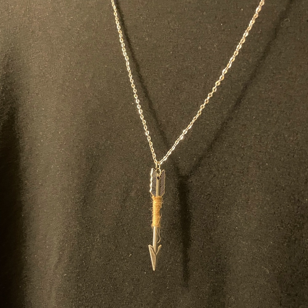 Arrow necklace for piercing her heart!